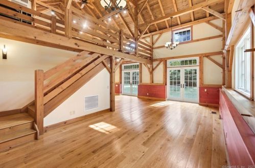 7 Cobb Is Dr, Greenwich CT 06830-7244 exterior