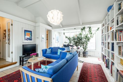 301 Carlisle Ave, Milwaukee WI 53217-4826 exterior