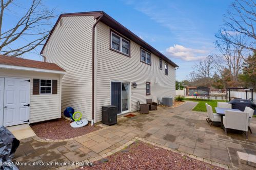 24 Sherwood Ln, Old Bridge NJ 08857-1635 exterior