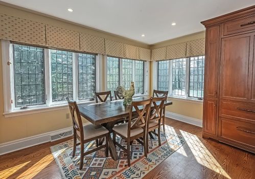 1100 Shady Ave, Pittsburgh PA  15232-2810 exterior