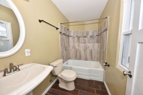 1761 Pearl St, Milwaukee WI 53204-3165 exterior