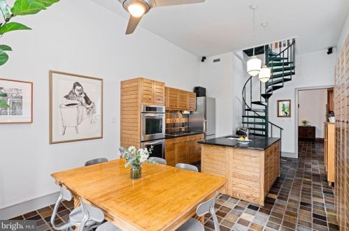 1708 Green St, Philadelphia PA 19130-7023 exterior