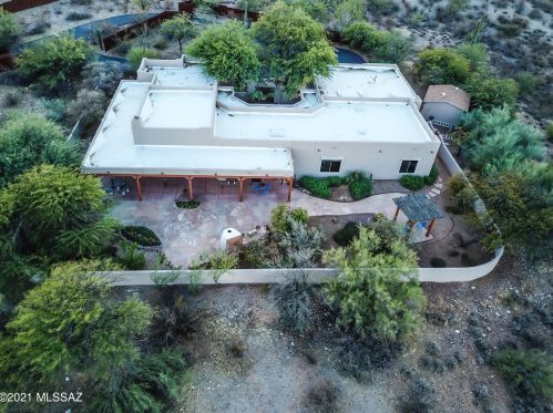 5575 Camino De Oeste, Tucson AZ 85742-9676 exterior