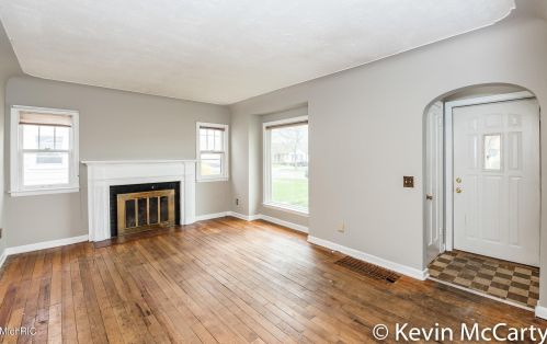 1718 Fremont Ave, Grand Rapids MI 49504-2839 exterior