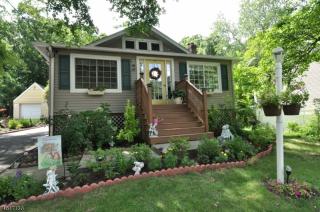 98 Alps Rd, Wayne NJ  07470-6025 exterior