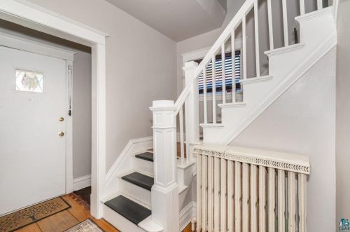 718 1 Ave, Duluth MN 55806-2539 exterior