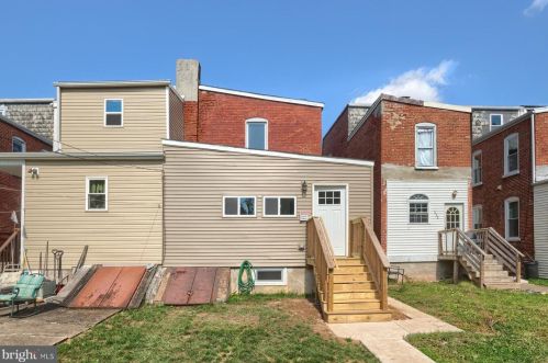 330 Oak St, Pottstown PA  19464-5357 exterior