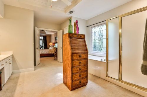 335 Craighead Dr, Atlanta GA 30319-1086 exterior