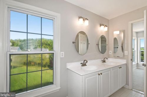 6149 Cobbs Rd, Alexandria VA 22310-1647 exterior