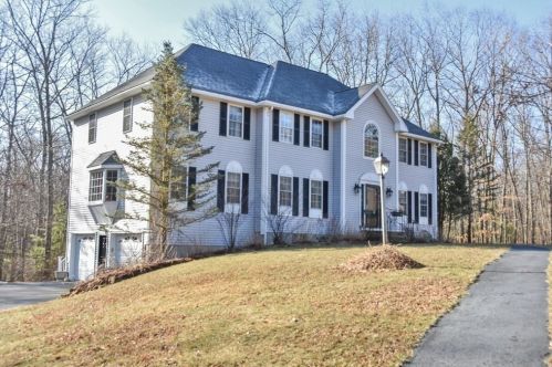 2 Natasha Cir, Methuen, MA 01844-4176