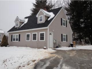 3 Bentwood St, Concord, NH 03303-1804