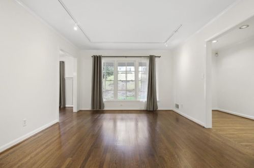 29 Brandon Rdg Dr, Atlanta GA 30328-2135 exterior