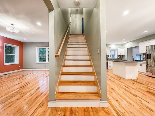 74 Forest Glen Rd, Springfield MA  01106-1115 exterior