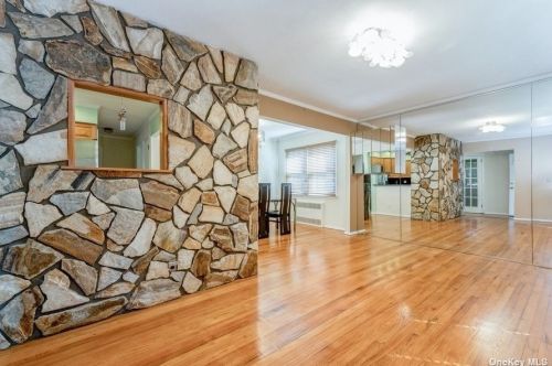 5 7 St, Valley Stream NY 11581-1255 exterior