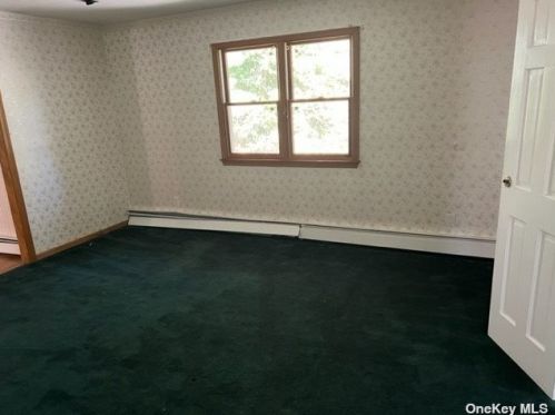 7 Croydon Ct, Huntington Station NY 11746-6143 exterior