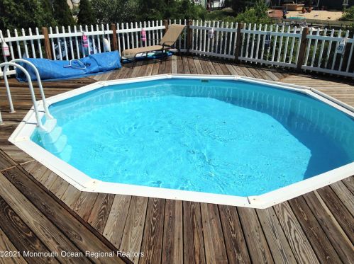 1029 Sarasota Dr, Lacey NJ 08731-5327 exterior