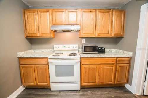 8112 Alaska St, Tampa FL  33604-3244 exterior