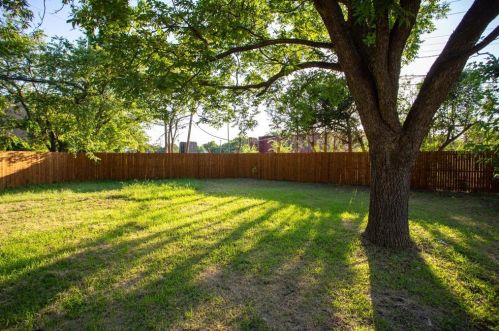 1903 El Capitan Dr, Dallas TX  75228-1621 exterior