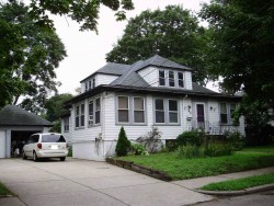 40 Carl St, Newton, MA 02461-1906