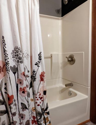 1706 Jackson St, Manitowoc WI 54220-6463 exterior