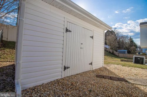 5469 Marlin St, Rockville MD 20853-3608 exterior