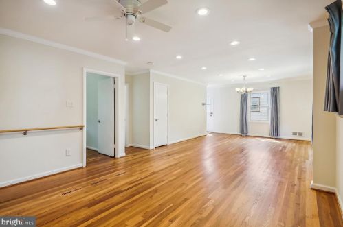 1904 Lewis Ave, Rockville MD 20851-2330 exterior