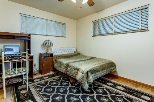 2186 Chesterland Ave, Cleveland OH 44107-6145 exterior