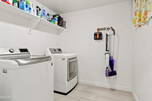 7035 15th St, Phoenix AZ  85020-5414 exterior