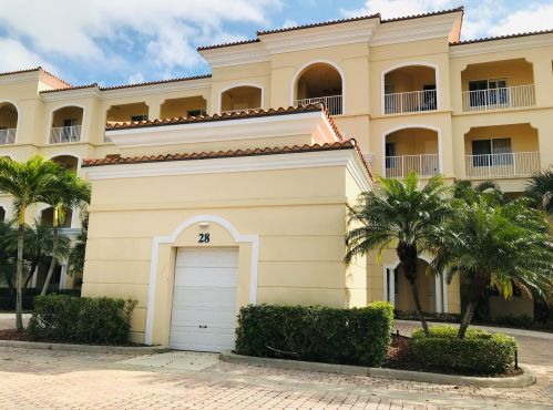 28 Harbour Isle Dr, Fort Pierce, FL 34949-2750