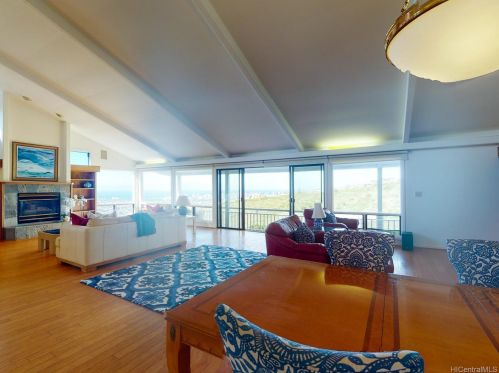 1994 Alaeloa St, Honolulu HI 96821-1021 exterior