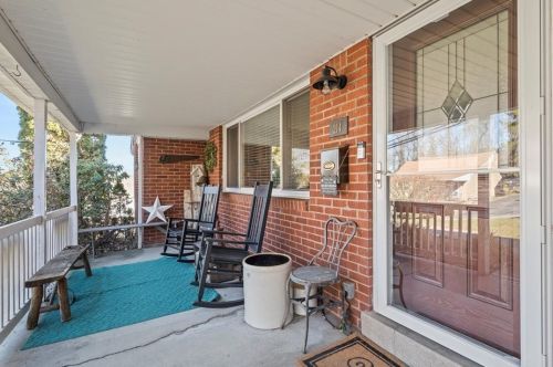 214 Clay Dr, Pittsburgh, PA 15235-3703