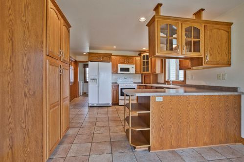 4430 Deerfield Ln, Manitowoc, WI 54220-0900
