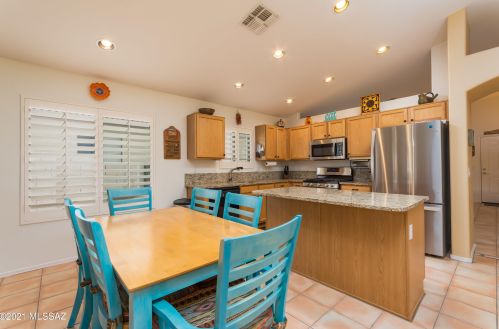 11280 Flt Granite Dr, Tucson AZ 85737-4614 exterior