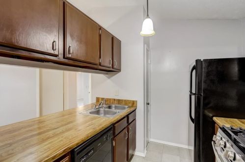 6310 Creekford Dr, Lithonia GA 30058-3948 exterior