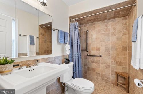 4 Firestone Ct, Princeton NJ exterior