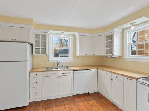 26 Whitford Ave, Providence RI 02908-3355 exterior