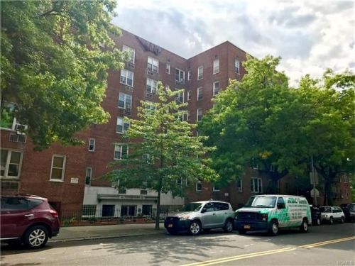 610 Waring Ave, Bronx NY  10467-7707 exterior