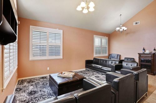 2613 Casey Ray Ct, Turlock CA  95382-8829 exterior