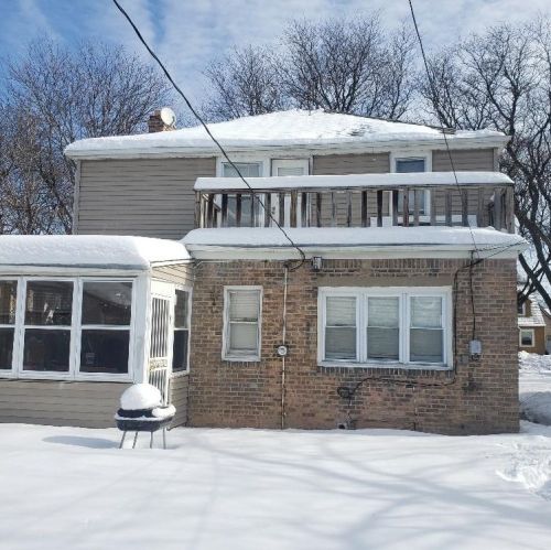 4039 41st St, Milwaukee, WI 53221-1039