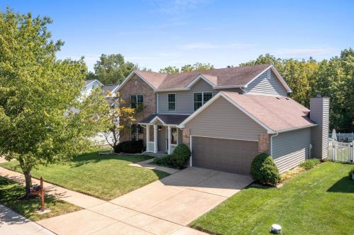 2118 Cliff Cave Crossing Ct, Saint Louis, MO 63129-4367