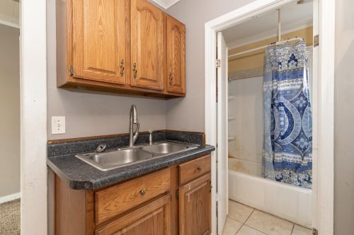 1408 Westnedge Ave, Kalamazoo MI 49007-2426 exterior