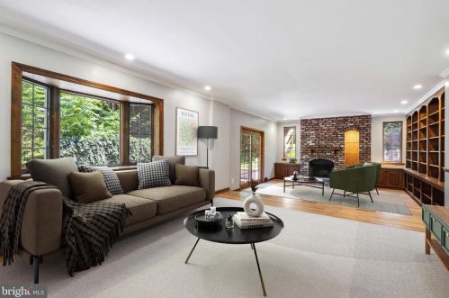 626 Gorgas Ln, Philadelphia PA  19119-1324 exterior