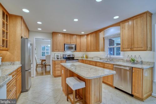 5823 Colfax Ave, Alexandria VA 22311-1013 exterior