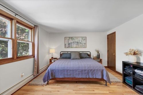 46 Eldridge St, Manchester CT 06040-5500 exterior