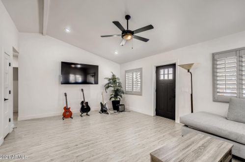 2615 Fairmount Ave, Phoenix AZ 85015-5356 exterior