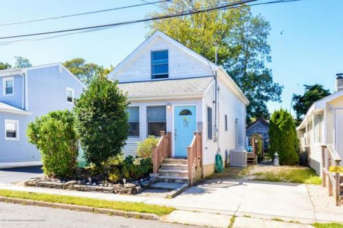 1827 Laurel Ter, Belmar, NJ 07719-2913