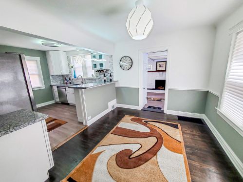 8029 Maplewood Ave, Chicago IL  60652-2807 exterior