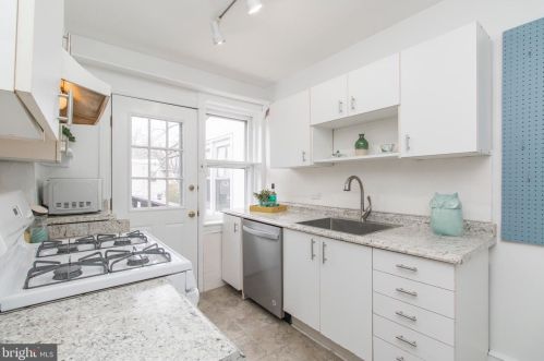 328 Gln Echo Rd, Philadelphia PA 19119-2915 exterior