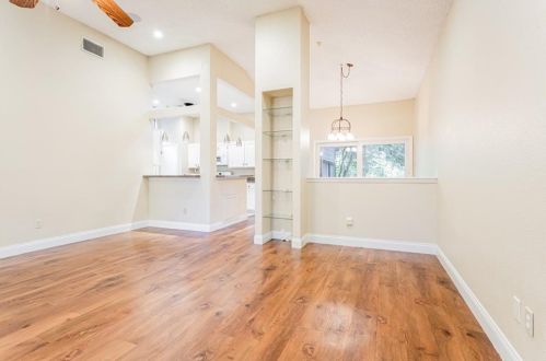 2109 Castle View Dr, Austin TX  78728-5490 exterior