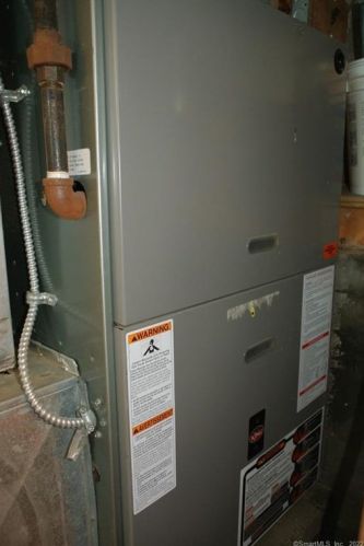 16 Stevens St, Milford CT 06460-7868 exterior